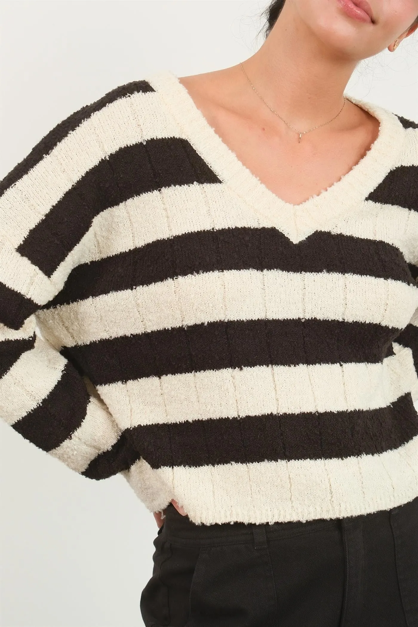 kesley Contrast Striped Cropped V-Neck Sweater